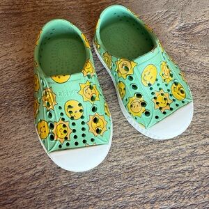 Native Kids Green Sunburst Water Shoes